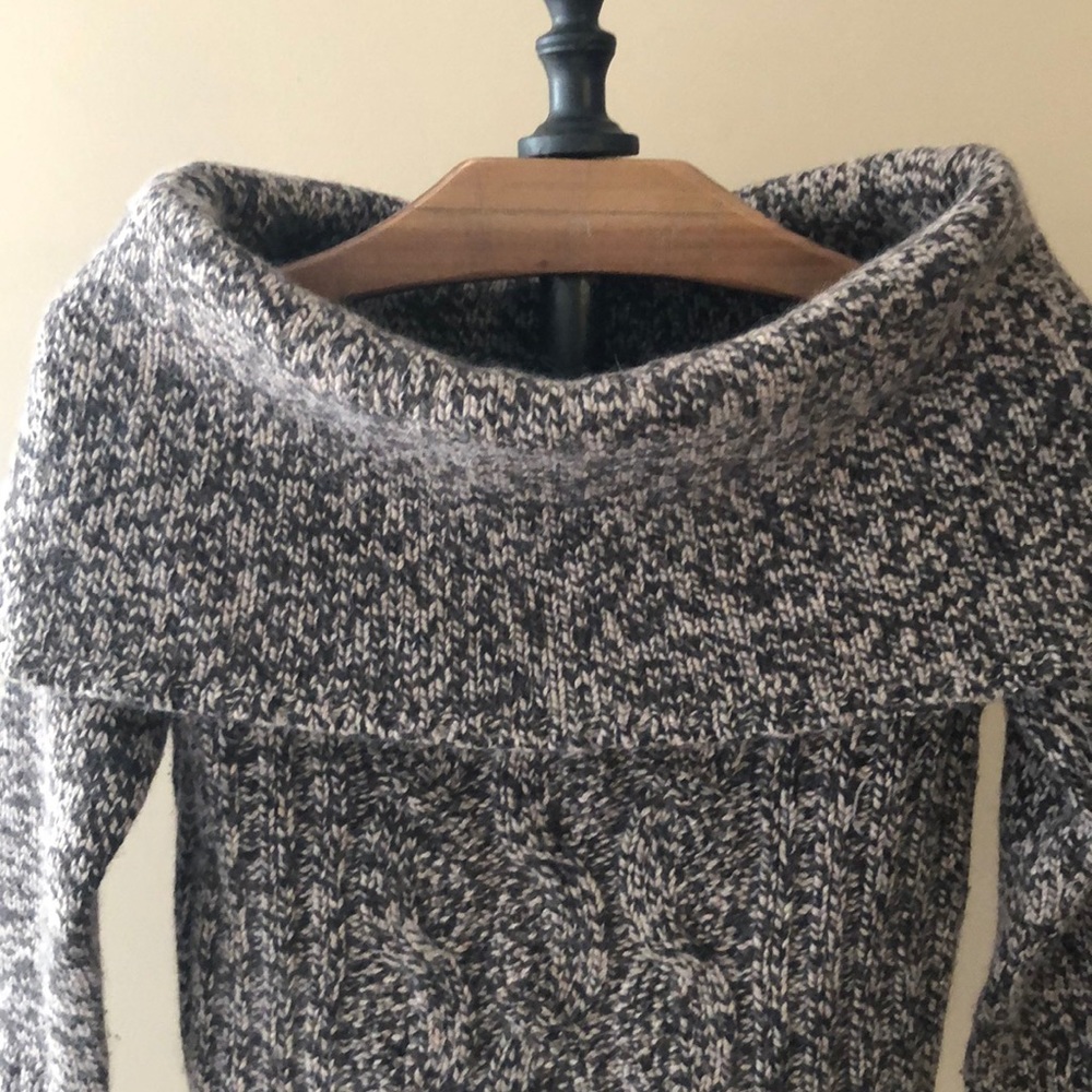 Express Sweater - Picture 2 of 4